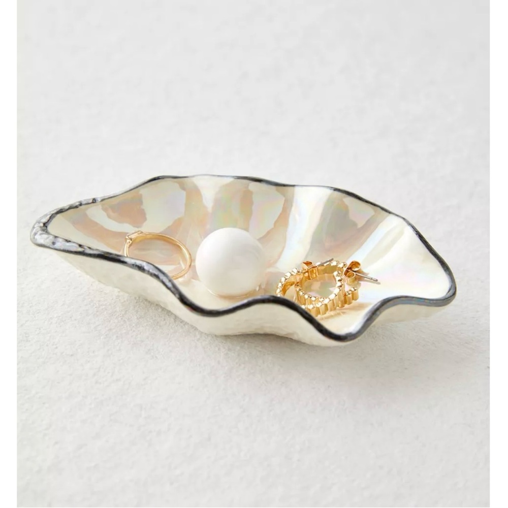Urban Outfitters oyster catch — All dish